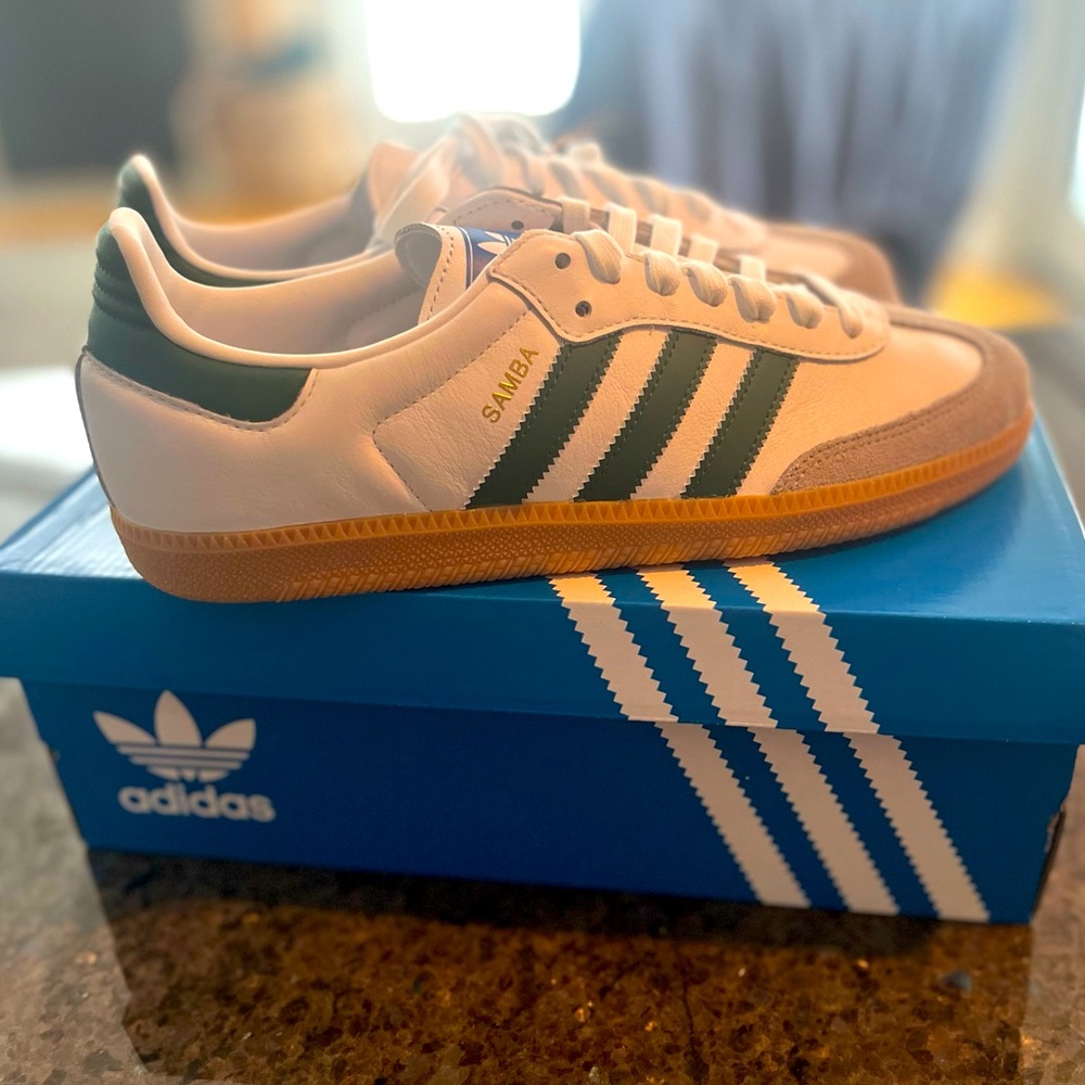 NIB ADIDAS SAMBA OG WHITE/GREEN/GUM MENS SIZE 9/WOMENS SIZE 10